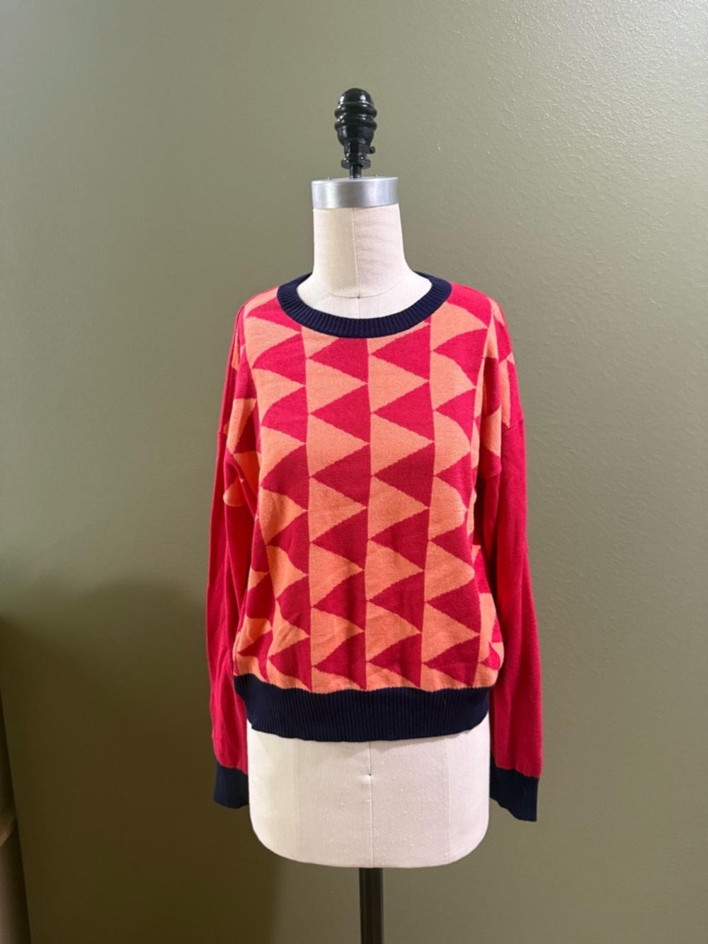 Women's Geo-Print Crewneck Sweater in Coral and Red